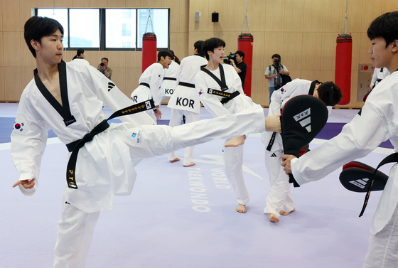 Korean taekwondo practitioners train at Jincheon National Training Center in Jincheon, North Chungcheong on June 25. [NEWS1] 