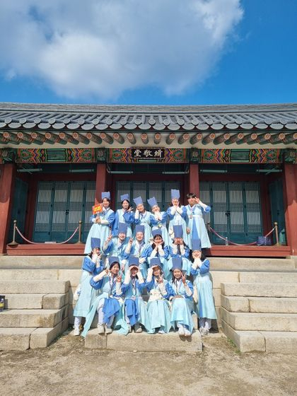 Goong-ee Doong-ee volunteers during the spring edition of this year's K-Royal Festival pose for a photograph [KOREA HERITAGE SERVICE] 