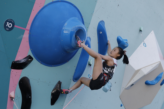 Korea's Seo Chae-hyun competes in the women's boulder and lead, lead, final at the Paris Olympics on Saturday in Le Bourget, France. [REUTERS/YONHAP]