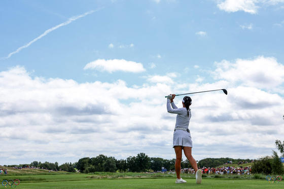 New Zealand's Lydia Ko competes during round 3 of the women's golf tournament at Le Golf National in Guyancourt, France on Thursday. [AFP/YONHAP