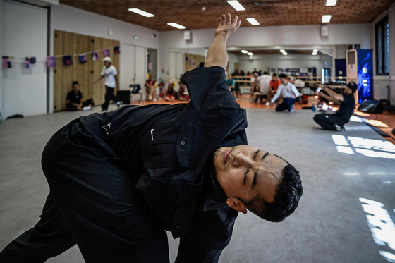 Korea's Hongten practices during a breaking training session for the Paris Olympics at the Pablo Neruda sport centre in Saint-Ouen, France on Aug. 6. [AFP/YONHAP]