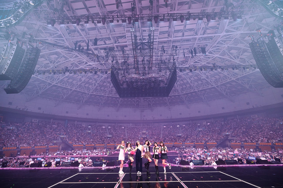 Performance of the girl group IVE at the encore concert of the world tour “Show What I Have” at the KSPO Dome in southern Seoul on August 10 and 11 (STARSHIP ENTERTAINMENT)