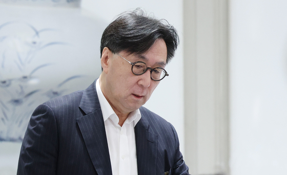 Chang Ho-jin, current national security adviser who was named on Monday special adviser to the president for foreign affairs and national security, a newly created post, attends a cabinet meeting on July 2. [YONHAP]