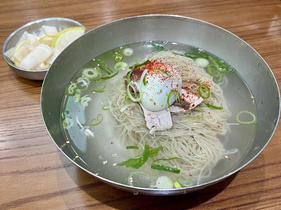 Pyongyang naengmyeon, otherwise known as North Korean-styled cold buckwheat noodles at Eulji Myeonok in Jongno District, central Seoul [LEE JIAN]