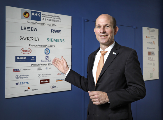 Dr. Martin Henkelmann, president and CEO of the Korean-German Chamber of Commerce and Industry (KGCCI) poses for a photo during an interview with the Korea JoongAng Daily at the chamber's headquarters in Jongno District, central Seoul, on Aug. 14. [PARK SANG-MOON] 