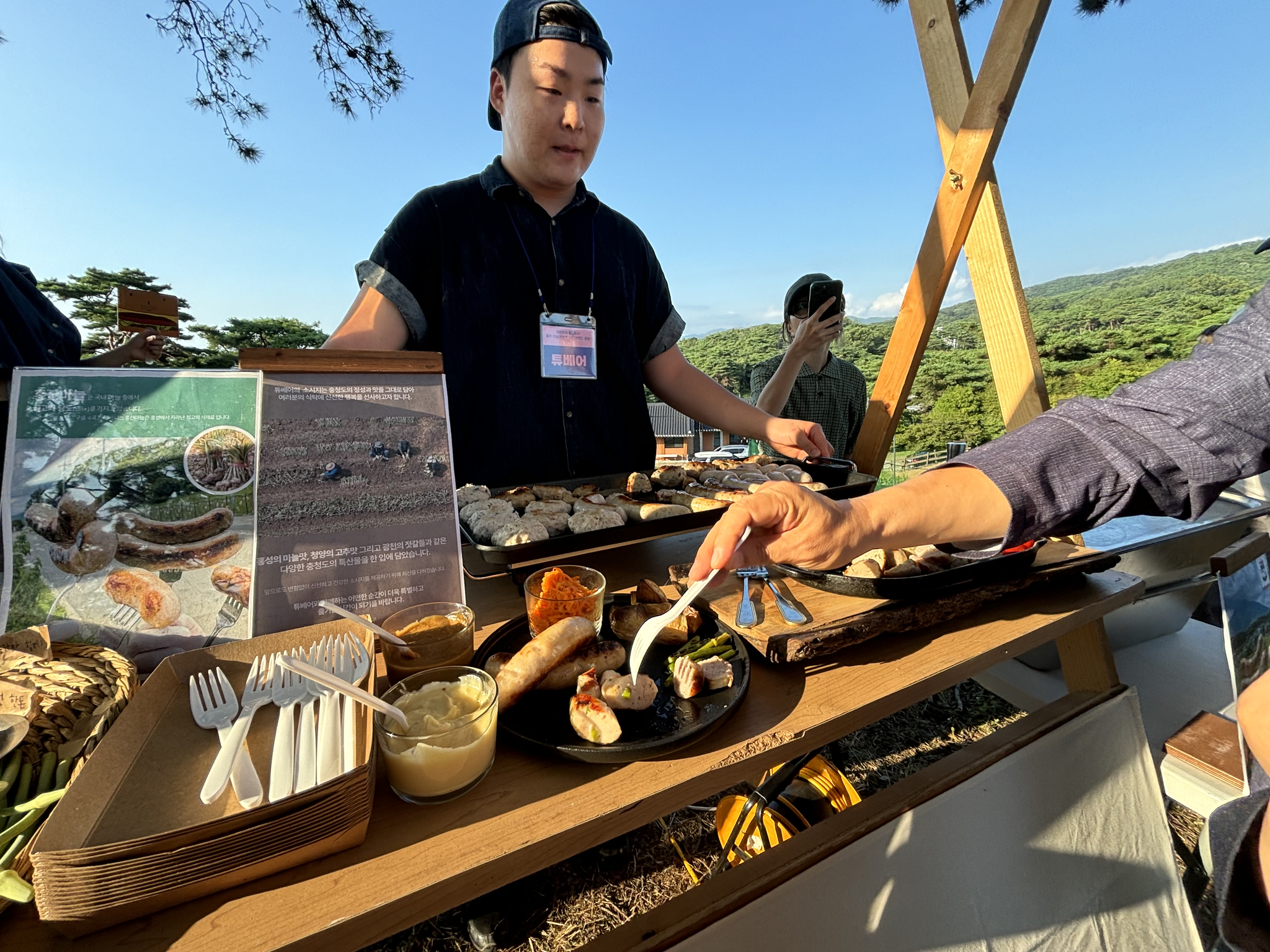 Sausages made with Honseong County's garlic [MINISTRY OF CULTURE, SPORTS AND TOURISM]