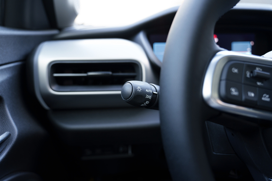 The Jeep Avenger's 10.25-inch digital cluster screen is navigated using the buttons on each side of the turning indicators. [CHO YONG-JUN]