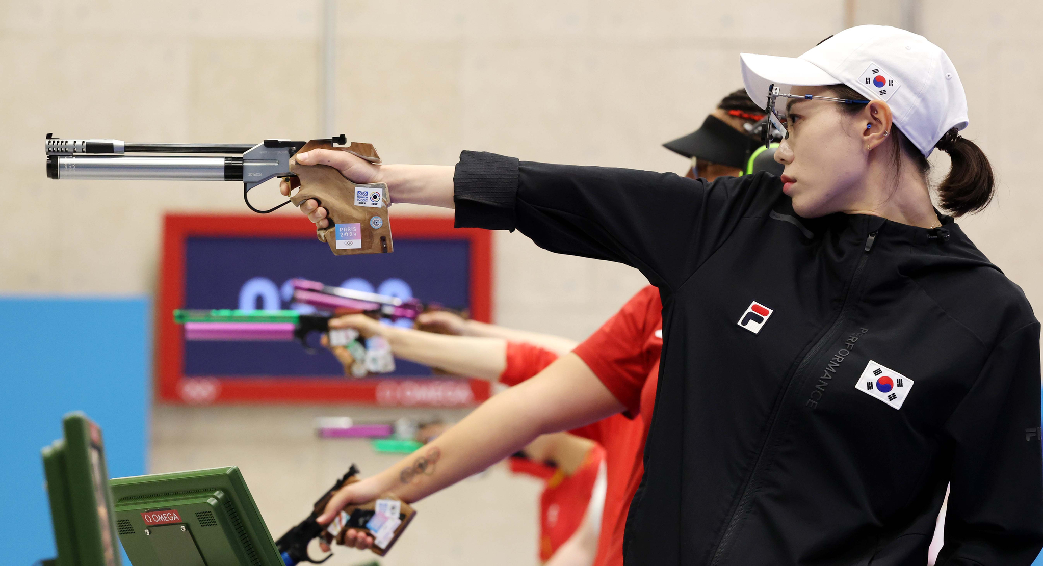 Kim Ye-ji competes in the 25-meter women’s qualification round in Chateauroux, France on July 28. [JOINT PRESS CORPS]