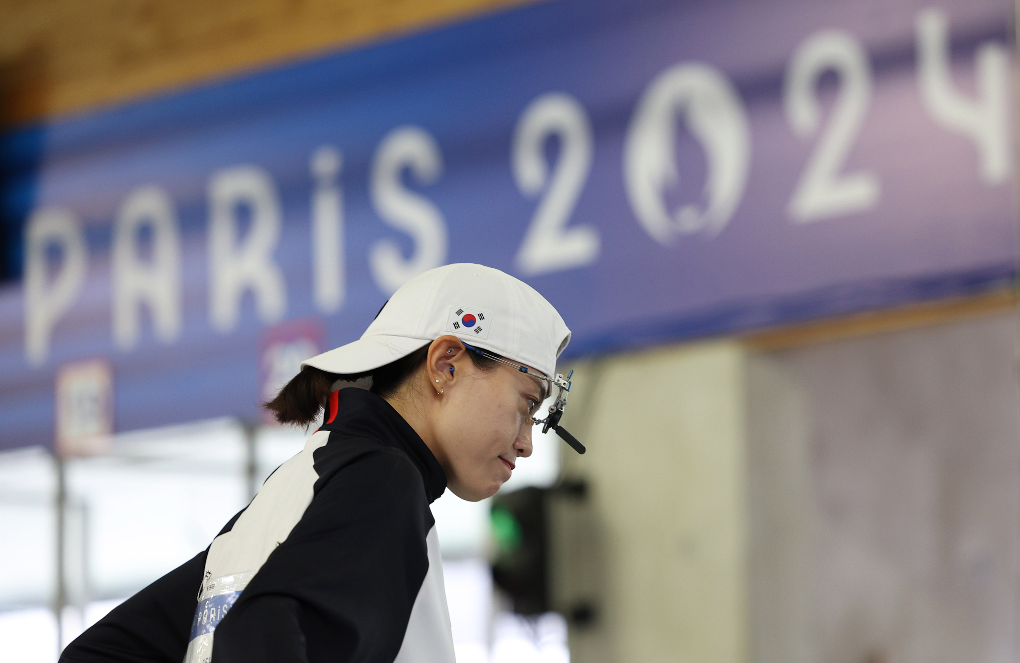 Kim Ye-ji turns around after failing to making to the finals at the 25-meter women’s qualification round in Chateauroux, France on July 28. [JOINT PRESS CORPS]