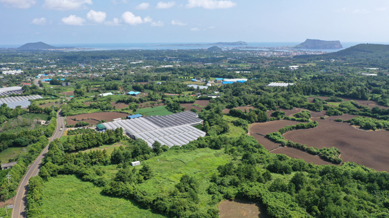 Jeju's second airport will span 5.51 million square meters (59.31 million square feet) in Seongsan-eup, Seogwipo, pictured in this photo taken on Thursday. [NEWS1]