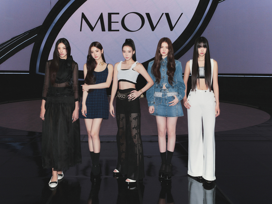 Girl group Meovv [THE BLACK LABEL]