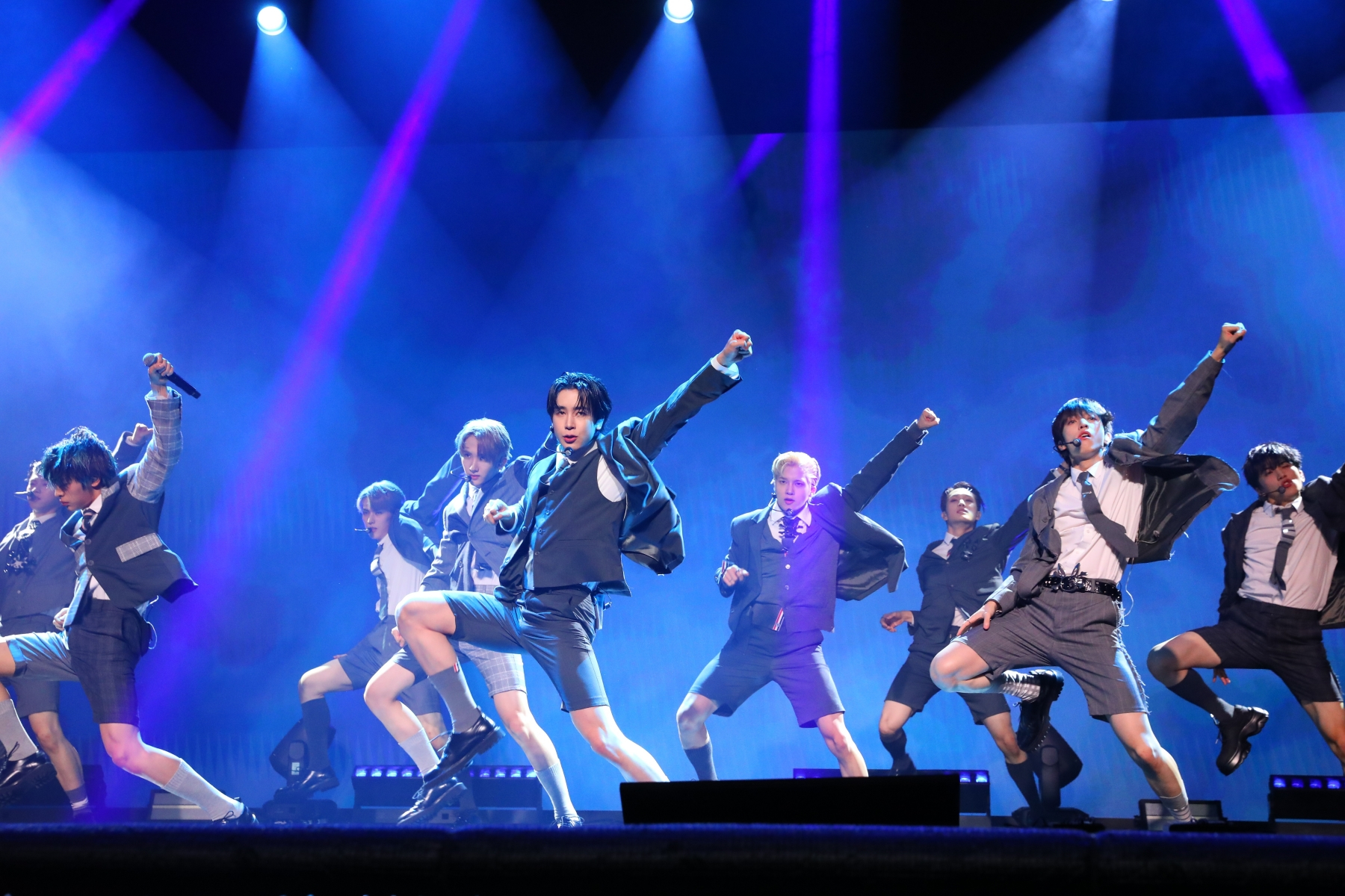 Boy band xikers performs the lead track ″Witch″ during a press showcase held in western Seoul Thursday afternoon, a day before the release of its third EP ″House of Tricky: Trial And Error.″ [KQ ENTERTAINMENT]