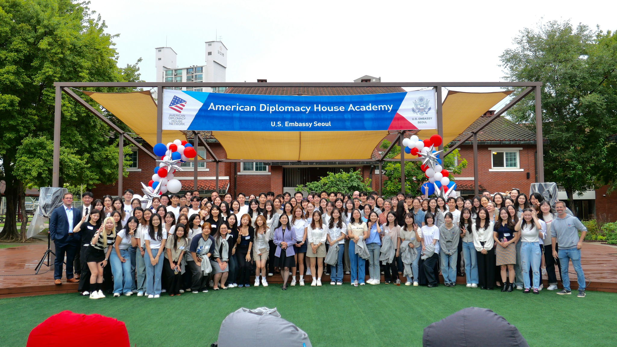 U.S. diplomats and other student participants in the American Diplomacy House Academy pose for a photograph at the kick-off ceremony in central Seoul on Friday. [U.S. EMBASSY IN SEOUL]