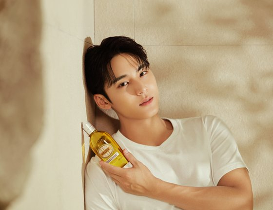 Mingyu of boy band Seventeen [L'OCCITANE KOREA] 