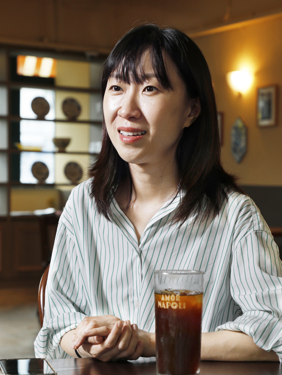 Kim Kyung-ha talks to the Korea JoongAng Daily at Amore Napoli in Jongno District, central Seoul, on Aug. 5. [PARK SANG-MOON]