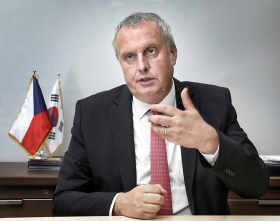 Tomáš Pojar, national security adviser of the Czech government, speaks during an interview with the Korea JoongAng Daily at the Embassy of the Czech Republic in Jung District, central Seoul, on Tuesday. [PARK SANG-MOON] 