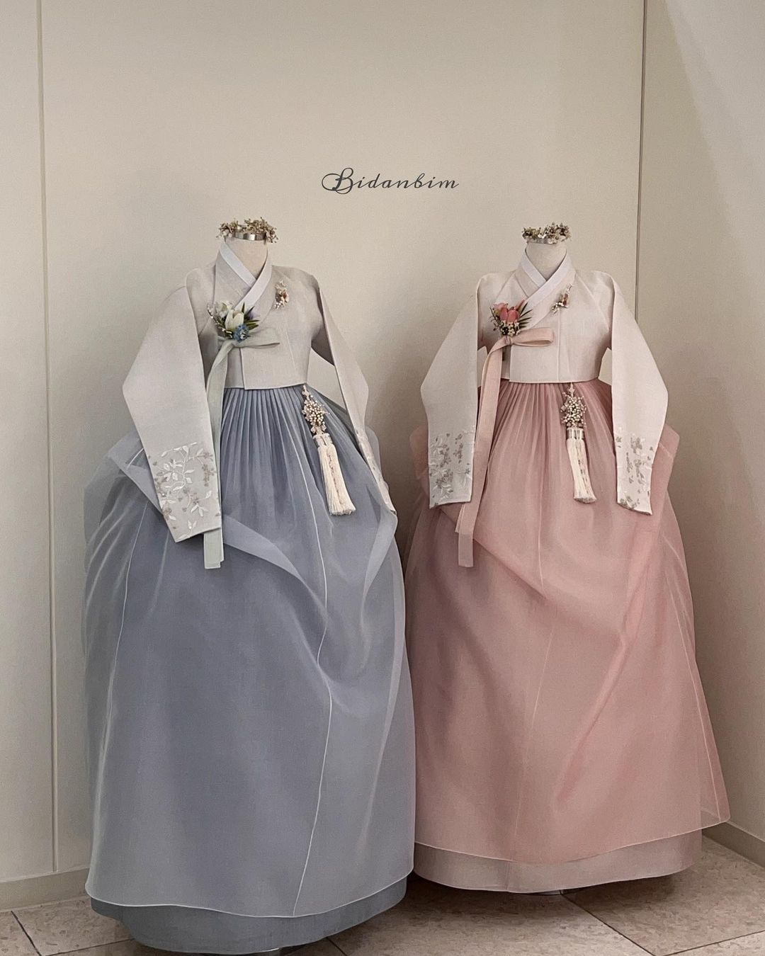 Hanbok, or traditional Korean dress, made by popular hanbok shop Bidanbim in Gangnam District, southern Seoul, which are usually worn in wedding ceremonies. [SCREEN CAPTURE]