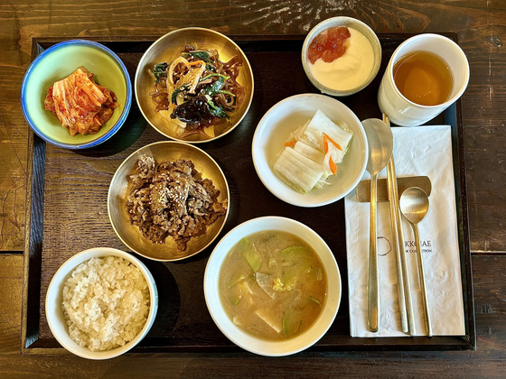 Breakfast at the Rakkojae Hanok Hotel in Andong [LEE JIAN]