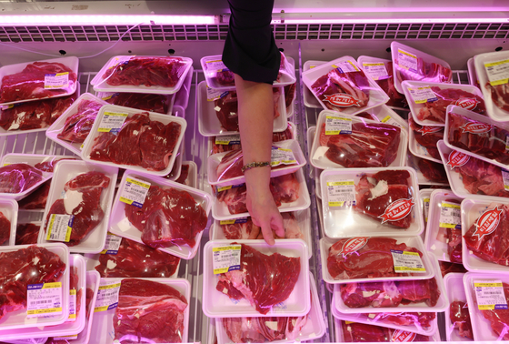 Hanwoo, otherwise known as Korean beef, is on sale at a supermarket in Seoul, ahead of the Chuseok holiday. [YONHAP]