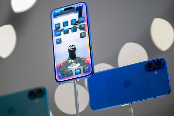 New models of the Apple iPhone 16 are displayed after Apple's ″It's Glowtime″ event in Cupertino in September. [AFP/YONHAP]