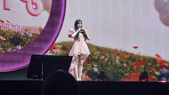 Chanelle Moon poses for a photo during the girl group Fifty Fifty's press showcase held at Yes24 Live Hall in eastern Seoul on Sept. 20. [YOON SO-YEON]