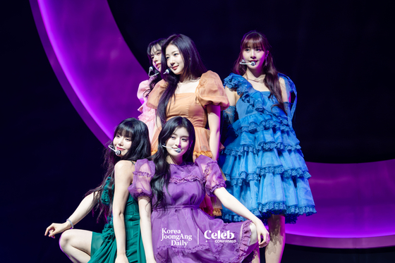 Members of girl group Fifty Fifty perform ″SOS,″ the lead track of the group's second EP ″Love Tune″ during a press showcase held at the Yes24 Live Hall in eastern Seoul on Sept. 20. [DANIELA GONZALEZ PEREZ]