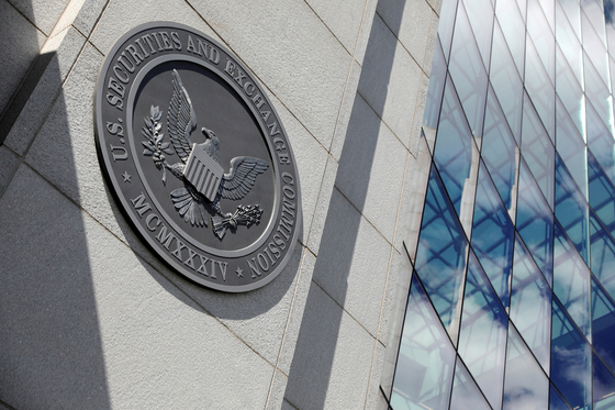 The seal of the U.S. Securities and Exchange Commission (SEC) is seen at their headquarters in Washington D.C. in 2021. [REUTERS]