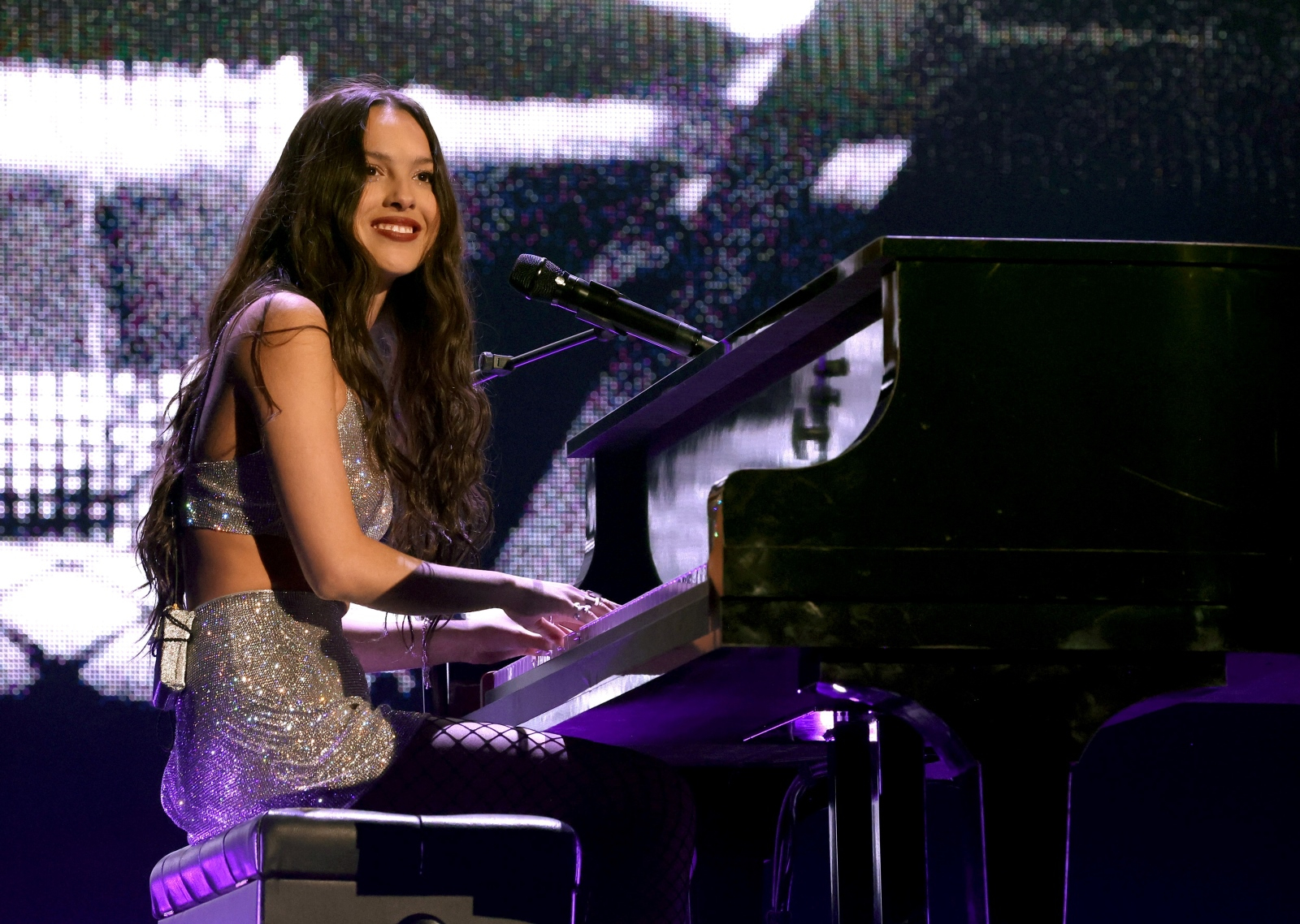 Olivia Rodrigo during the Seoul leg of ″GUTS: World Tour″ at Jamsil Arena in Songpa District, southern Seoul, on Friday. [KEVIN MAZUR]