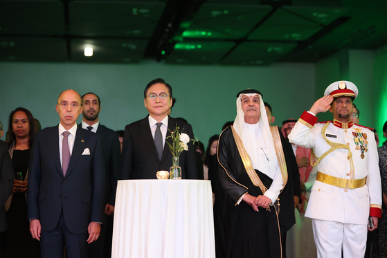 Dignitaries including Korean Trade Minister Cheong In-kyo, second from left, and Ambassador of Saudi Arabia to Korea Sami M. Alsadhan, second from right, attend the Saudi Arabia National Day event at Seoul Dragon City in Yongsan District, central Seoul, on Monday. [EMBASSY OF SAUDI ARABIA]