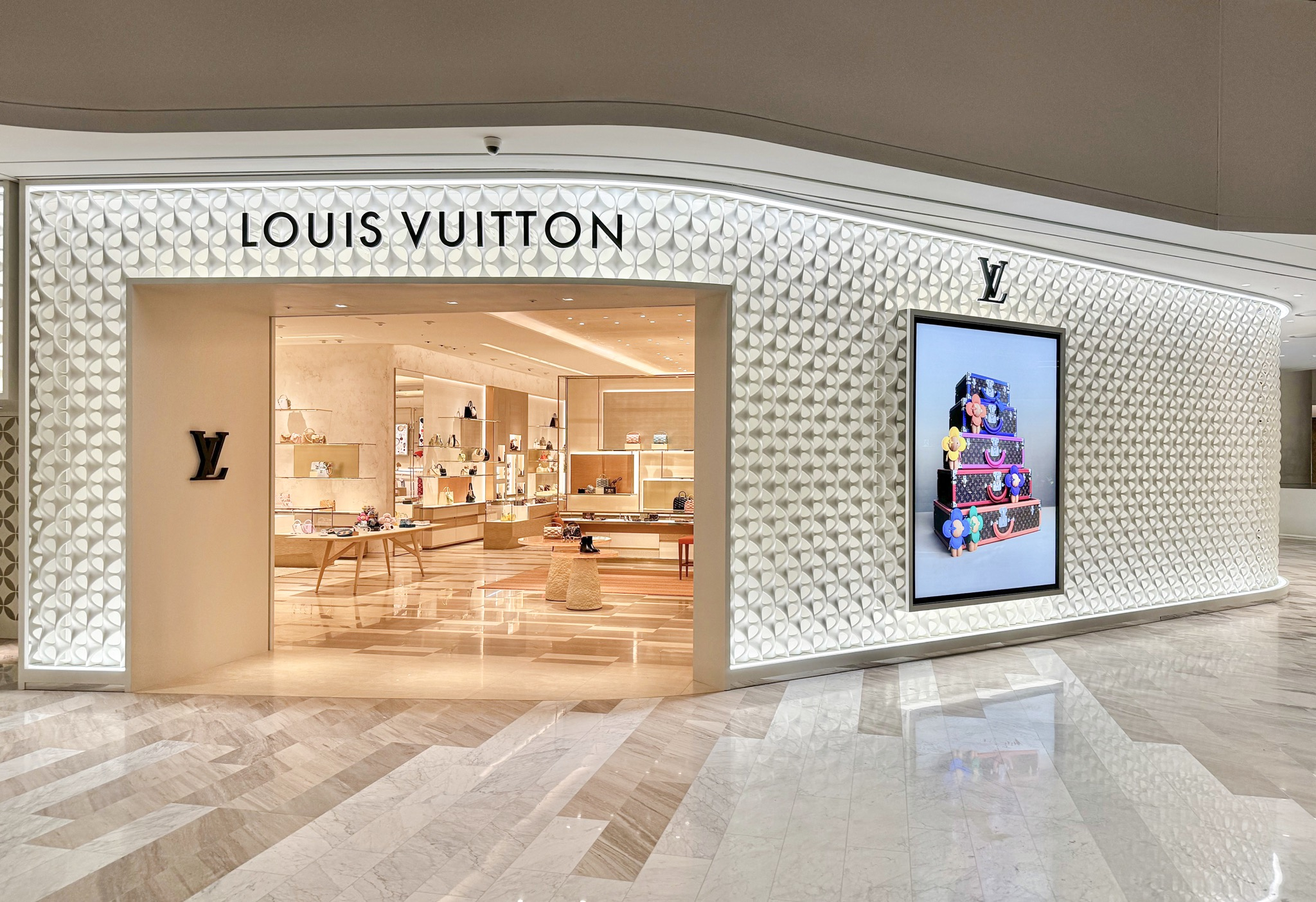 A Louis Vuitton store on the first floor of the Hyundai Seoul department store in Yeongdeungpo-gu, western Seoul. (Hyundai Department Store)