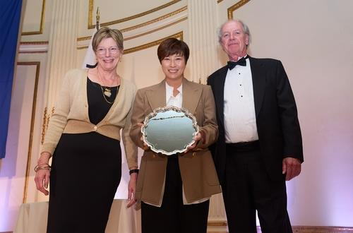 Former Korean golfer Pak Se-ri poses after receiving the Van Fleet Award from the Korea Society during a ceremony in New York on Tuesday. [BAZ INTERNATIONAL] 