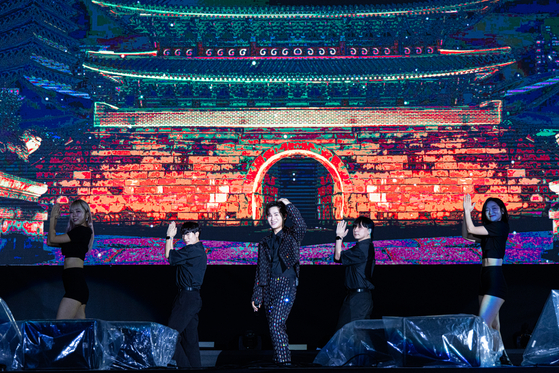 Trot singer Kim Hee-jae at the K-Music Season Good Night Concert held at the Haeundae Beach on Oct. 5 in Busan [KMCA]