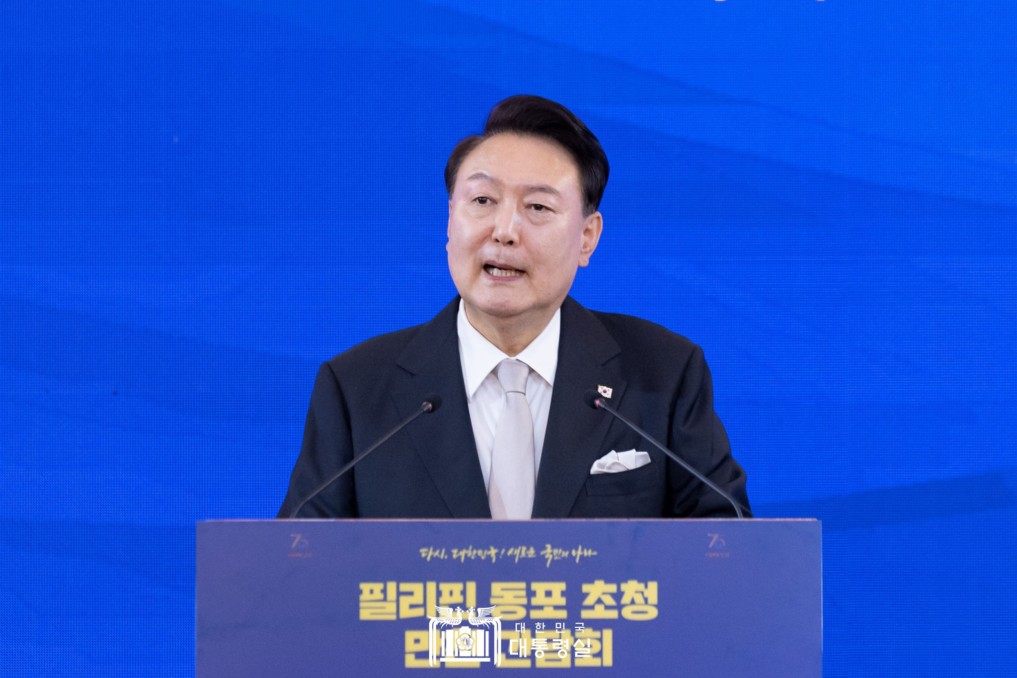 President Yoon Suk Yeol speaks at a luncheon held in Manila, the Philippines on Sunday. [PRESIDENTIAL OFFICE]