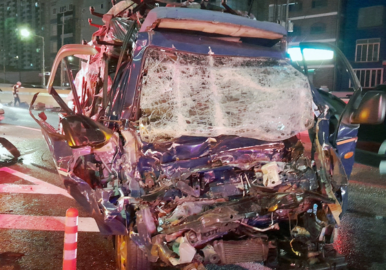 The destroyed cargo truck at the Gyeongin Expressway [INCHEON FIRE HEADQUARTERS]