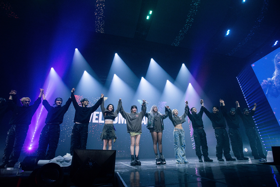 Girl group 2NE1 performs at its ″Welcome Back″ Seoul concert, held on Oct. 4, 5 and 6 at the Olympic Hall in southern Seoul. [YG ENTERTAINMENT]