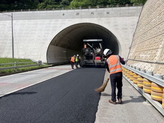 Posco Group strengthens soft ground for Posco International’s second LNG Terminal in Gwangyang, Gwangyang 2, using steel slag compression piles. [POSCO]