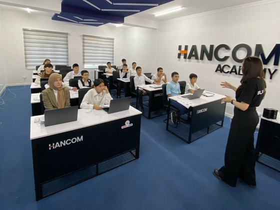 A Korean class in Uzbekistan [HANCOM ACADEMY] 