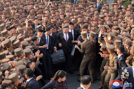 North Korean leader Kim Jong-un visits Kim Jong Un University of National Defense on Monday to mark the 60th anniversary of its founding in this photo carried by the North's official Korean Central News Agency on Tuesday. [YONHAP]