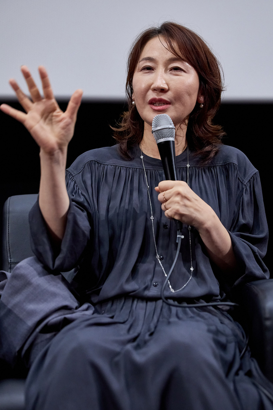 Production designer Ryu Seong-hie speaks during a special talk session, titled “The Cinematic Life of Ryu Seong-hie: Winner of the 1st Camellia Award,” held at the Cinematheque venue at the Busan Cinema Center in Haeundae District on Saturday evening. [BIFF]