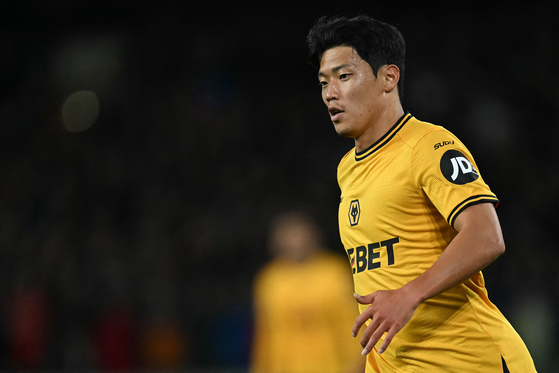 Wolverhampton Wanderers forward Hwang Hee-chan during the Premier League match against Liverpool at the Molineux stadium in Wolverhampton, England on Sept. 28. [AFP/YONHAP]