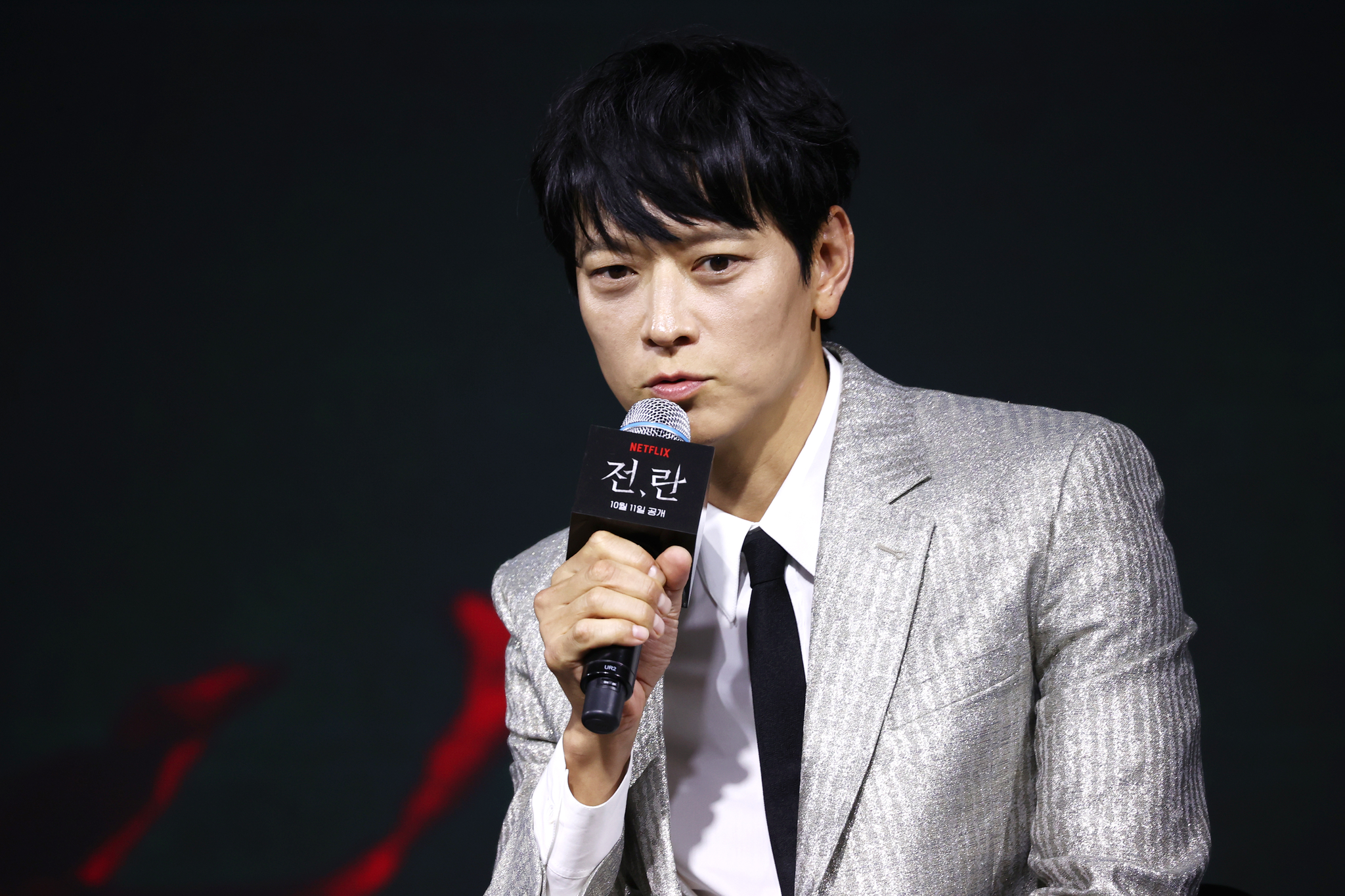 Actor Gang Dong-won speaks during a press conference for Netflix film ″Uprising″ held in Dongdaemun District, eastern Seoul, on Thursday. [YONHAP] 