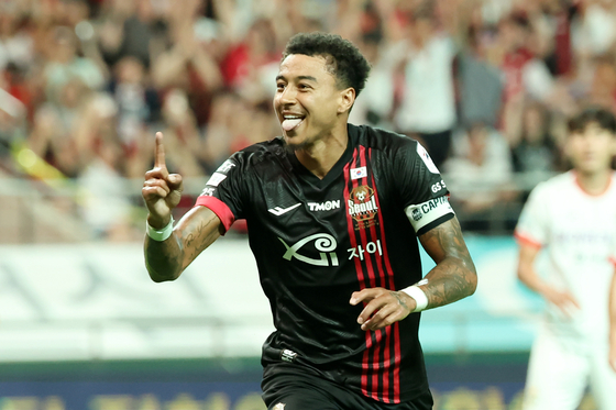 FC Seoul midfielder Jesse Lingard celebrates scoring during a K League 1 match against Gangwon FC at Seoul World Cup Stadium in western Seoul on June 26. [NEWS1] 