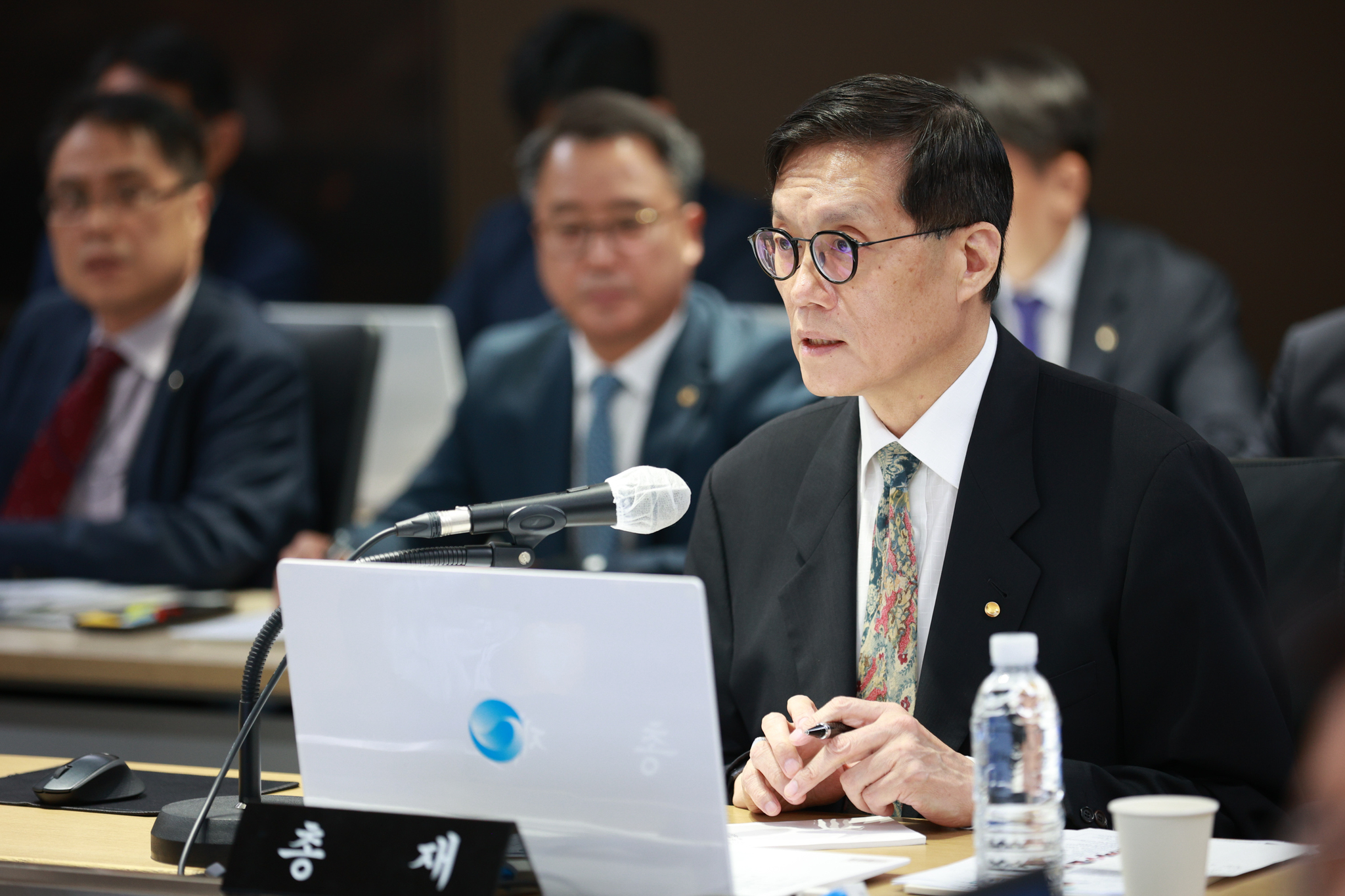 Bank of Korea (BOK) Gov. Rhee Chang-yong speaks during a parliamentary audit held at the central bank's headquarters in central Seoul on Monday. [BOK]