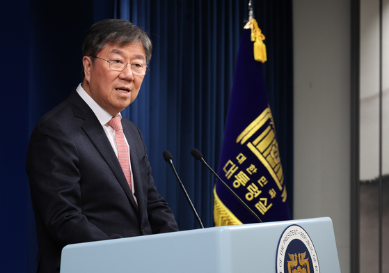 Outgoing chief of staff Kim Dae-ki announces his own resignation and replacement in a press conference at the Yongsan presidential office in central Seoul on Dec 28, 2023. [JOINT PRESS CORPS] 