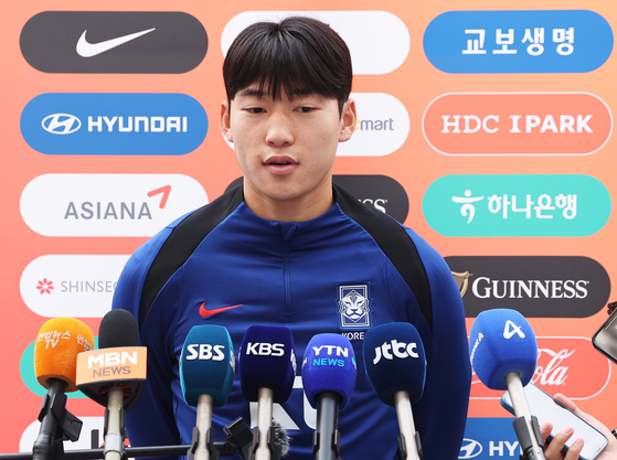 Bae Jun-ho speaks during an interview at Yongin Mireu Stadium in Yongin, Gyeonggi on Sunday. [YONHAP]