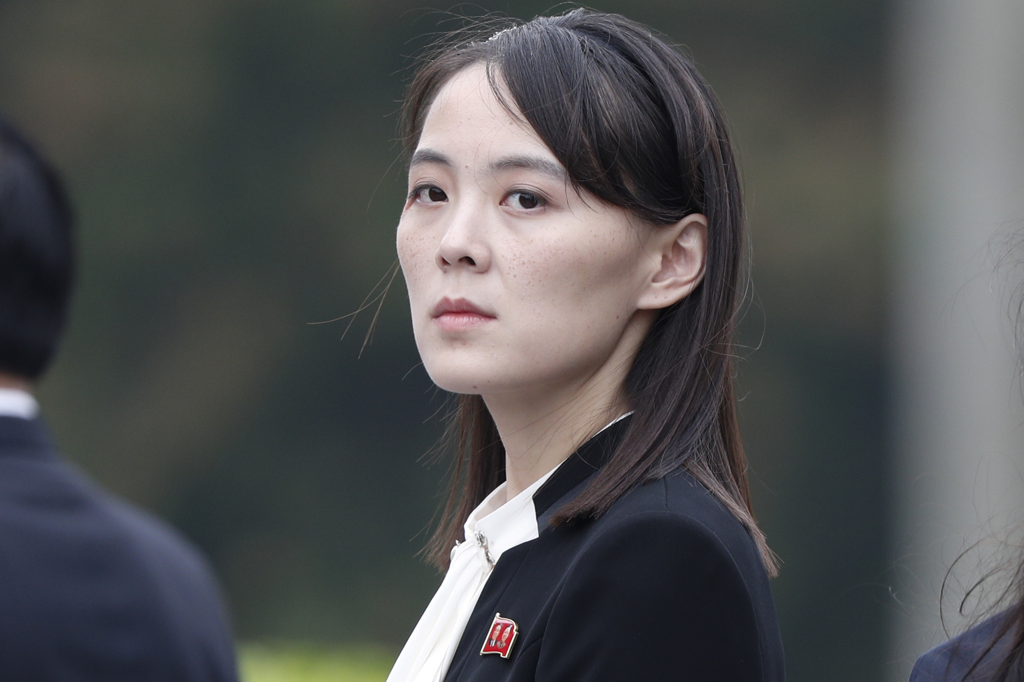 Kim Yo-jong, the powerful sister of North Korean leader Kim Jong-un, attends a wreath-laying ceremony at the Ho Chi Minh Mausoleum in Hanoi, Vietnam, on March 2, 2019. [AP/YONHAP]