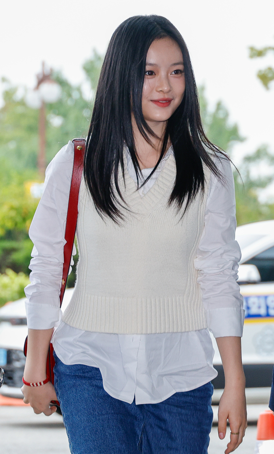 Hanni of girl group NewJeans arrives at the National Assembly in western Seoul to attend a parliamentary audit by the Environment and Labor Committee on Oct. 15. [NEWS1]