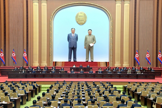 North Korea's official Rodong Sinmun reported that the Supreme People's Assembly was convened on Oct. 7 and 8. [NEWS1]