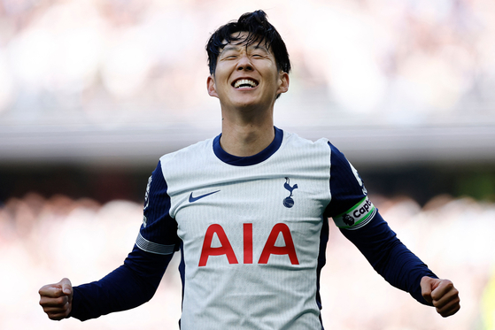 Son Heung-min of Tottenham Hotspur celebrates after scoring against West Ham United during their Premier League match at Tottenham Hotspur Stadium in London on Oct. 19. [AFP/YONHAP]