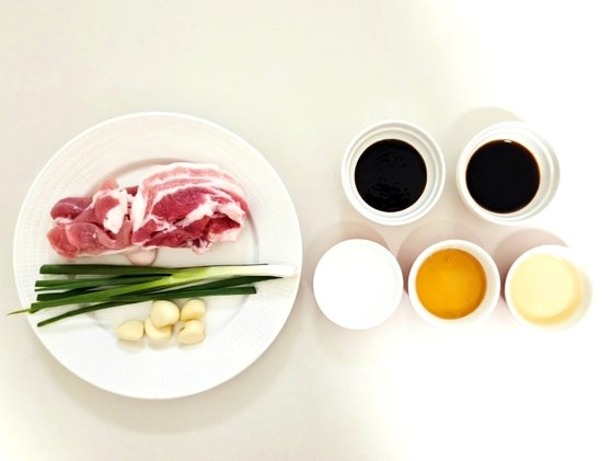 Ingredients for the soy sauce-braised pork belly bowl [SHIN HYE-WON]